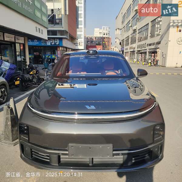 Внедорожник / Кроссовер Li Auto L7 2024 в Киеве