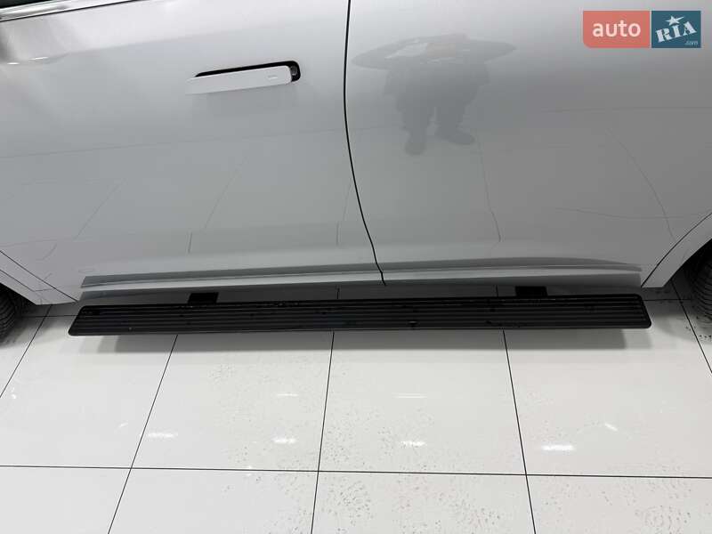 Внедорожник / Кроссовер Li Auto L7 2025 в Одессе