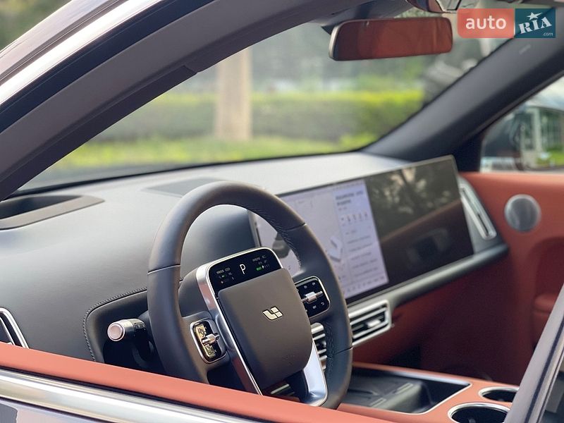 Внедорожник / Кроссовер Li Auto L7 2025 в Одессе