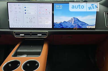 Седан Li Auto L9 2024 в 