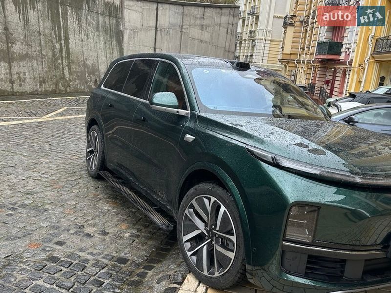 Внедорожник / Кроссовер Li Auto L9 2024 в Киеве