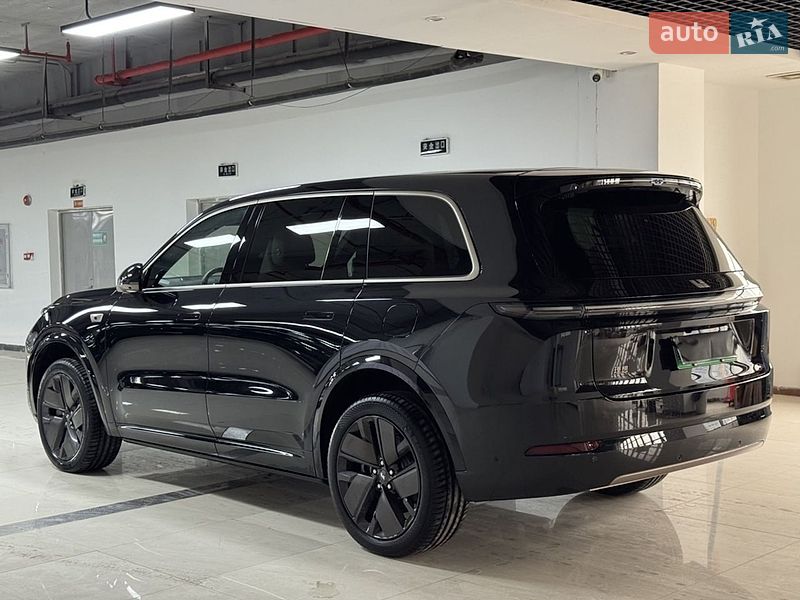 Внедорожник / Кроссовер Li Auto L9 2025 в Киеве