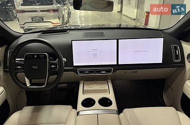 Внедорожник / Кроссовер Li Auto L9 2025 в Киеве
