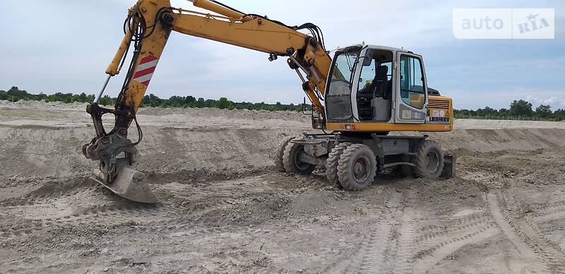 Liebherr 900 Litronic 2003