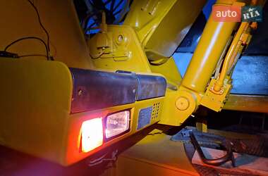 Колесный экскаватор Liebherr 902 1900 в 
