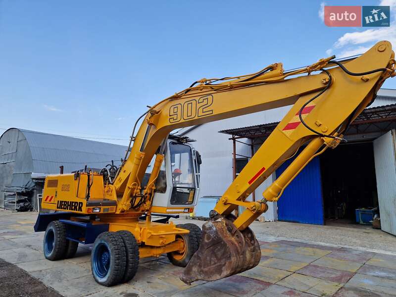 Колісний екскаватор Liebherr 902 1900 в Броварах