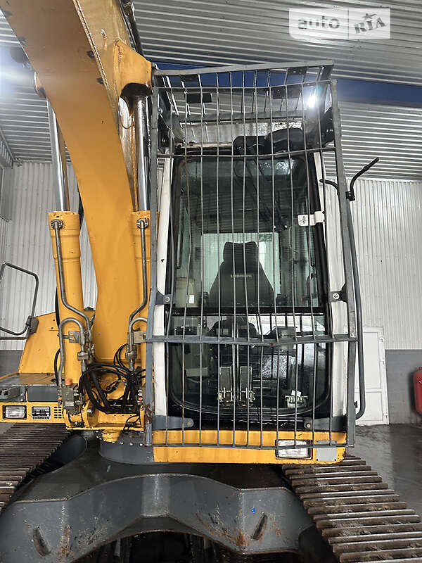 Гусеничный экскаватор Liebherr 904 2005 в Ковеле