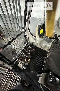 Гусеничный экскаватор Liebherr 904 2005 в 