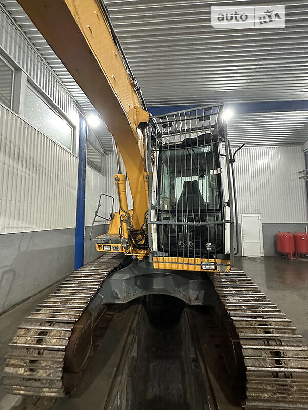 Гусеничный экскаватор Liebherr 904 2005 в Ковеле