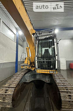 Гусеничный экскаватор Liebherr 904 2005 в 
