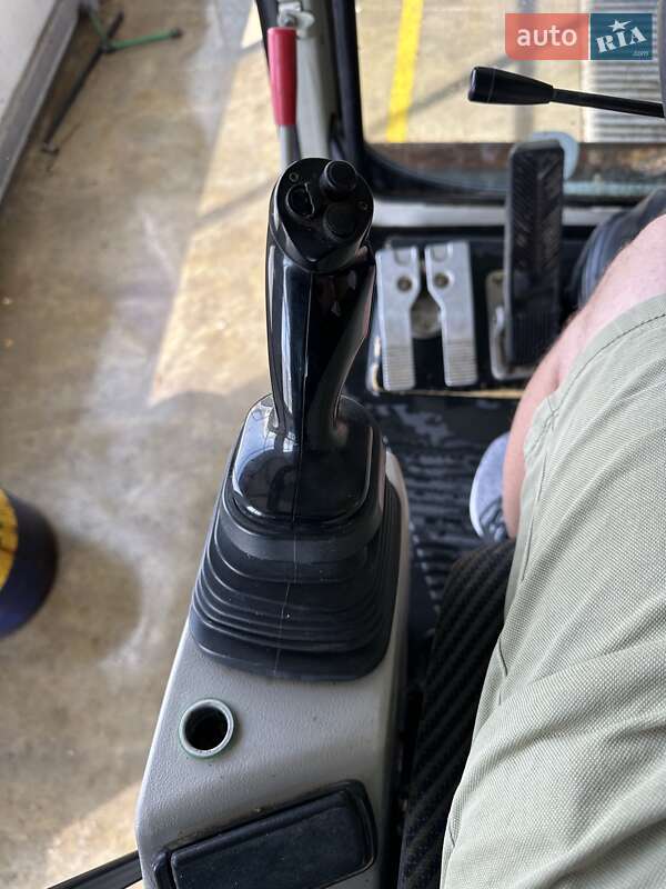 Колісний екскаватор Liebherr 904 2009 в Чернівцях фото 35 Колісний екскаватор Liebherr 904 2009 в Чернівцях