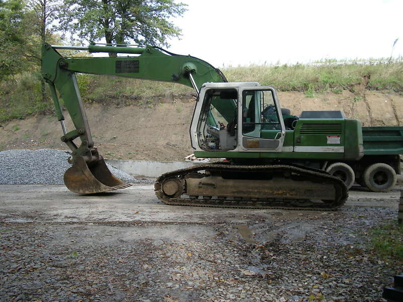 Гусеничный экскаватор Liebherr 922 1997 в Вышгороде