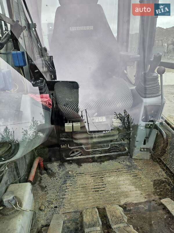 Экскаватор Liebherr 942 1998 в Надворной