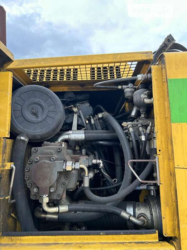 Колесный экскаватор Liebherr A 900 2005 в Путиле