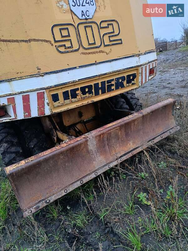 Эвакуатор Liebherr A 902 1990 в Луцке