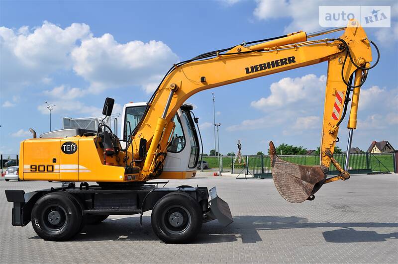 Колесный экскаватор Liebherr A 2007 в Ровно