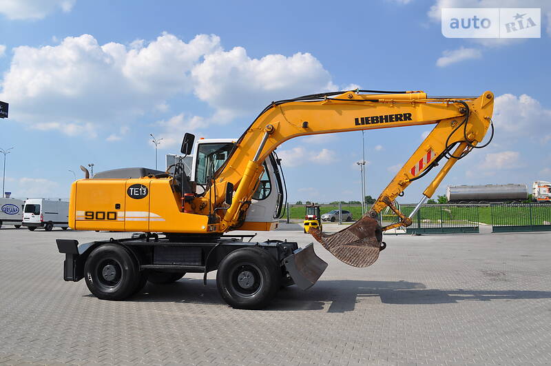 Колесный экскаватор Liebherr A 2007 в Ровно