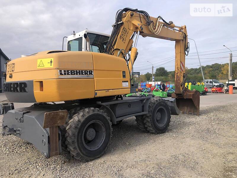 Колісний екскаватор Liebherr A 2011 в Львові
