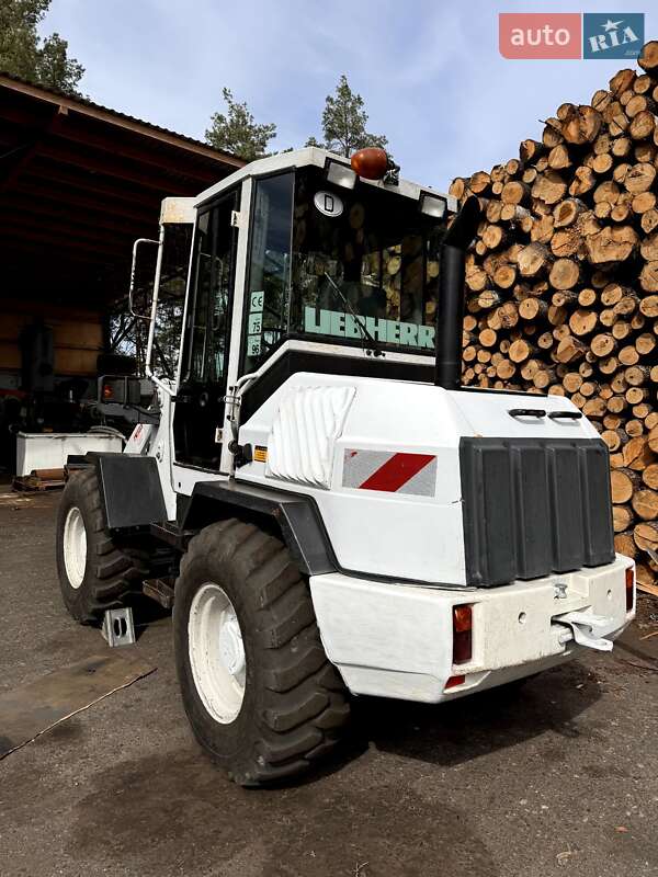 Фронтальні навантажувачі Liebherr L 506 1995 в Броварах