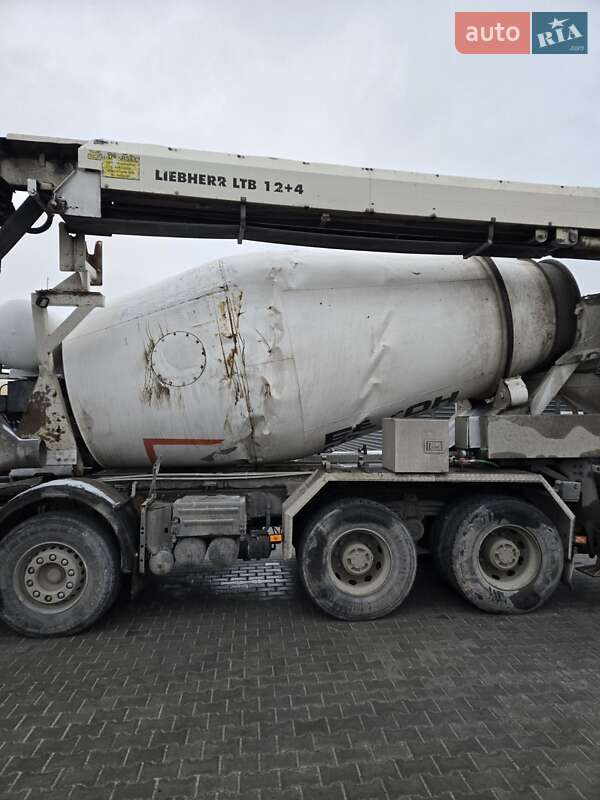 Бетономешалка (Миксер) Liebherr LT 2012 в Бурштыне