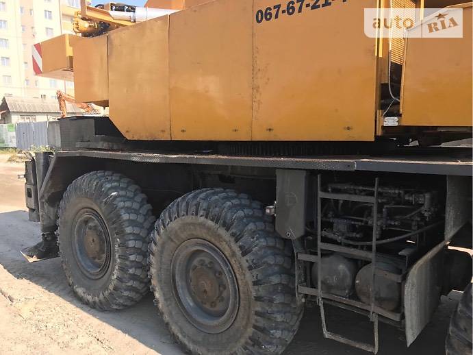 Автокран Liebherr LTM 1982 в Львове