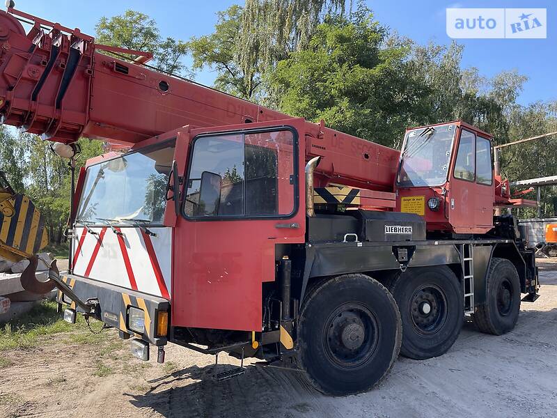 Автокран Liebherr LTM 1993 в Чернігові