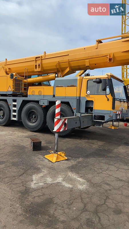 Автокран Liebherr LTM 2000 в Кропивницькому