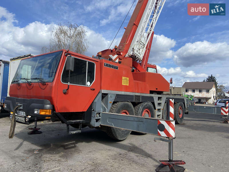 Автокран Liebherr LTM 2001 в Львові