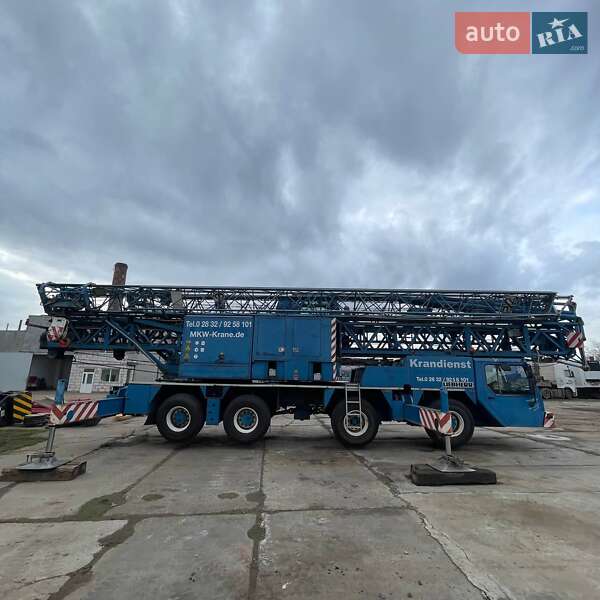 Баштовий кран Liebherr MK 2001 в Одесі