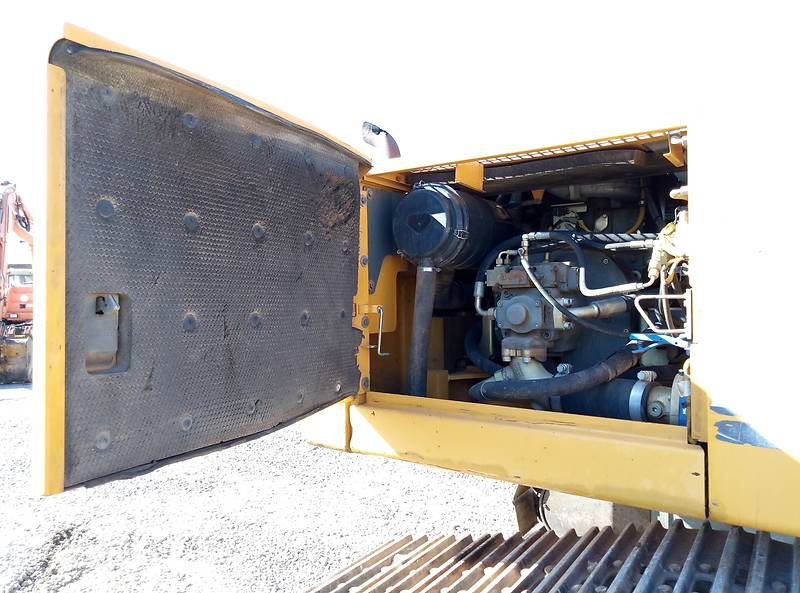 Гусеничный экскаватор Liebherr R 906 2007 в Львове