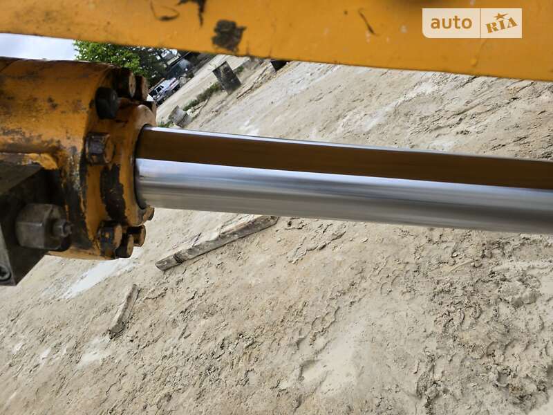 Автомобиль скорой помощи Liebherr R 966 2008 в Стрые