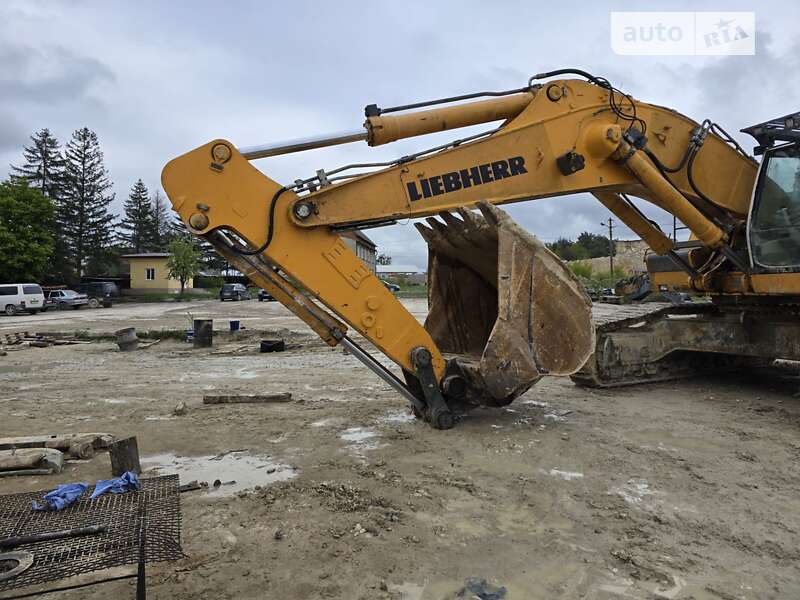 Автомобиль скорой помощи Liebherr R 966 2008 в Стрые