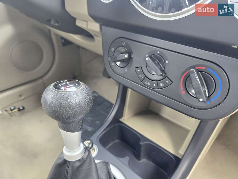 Хэтчбек Lifan 320 2011 в Каменском