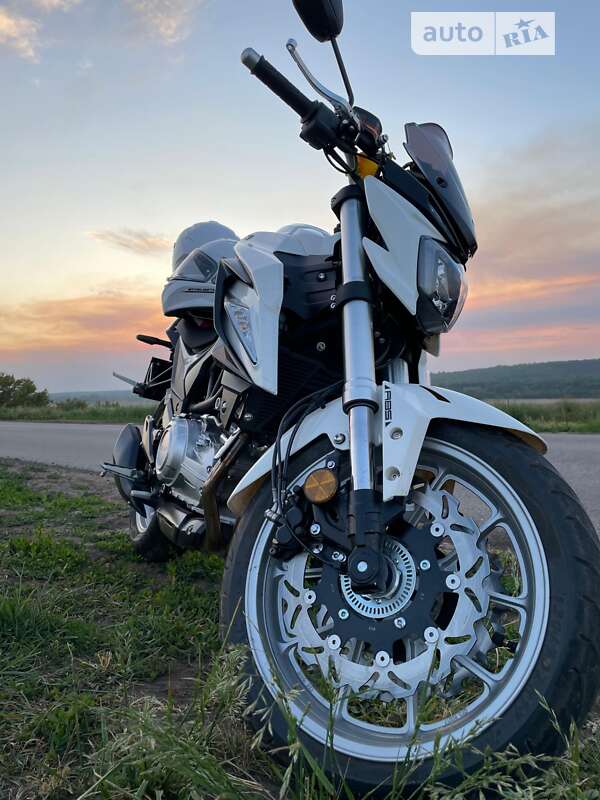 Мотоцикл Без обтікачів (Naked bike) Lifan KP 350 2020 в Слов'янську фото 9 Мотоцикл Без обтікачів (Naked bike) Lifan KP 350 2020 в Слов'янську