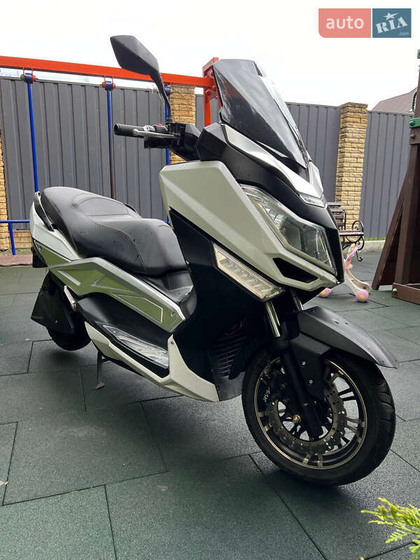 Макси-скутер Like.Bike Earth 2021 в Киеве