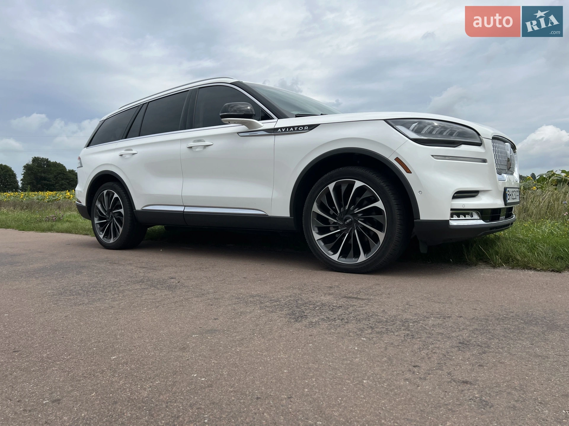 2021 Lincoln Aviator - мініатюра 2