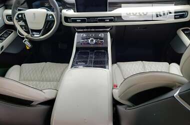 Позашляховик / Кросовер Lincoln Aviator 2023 в 