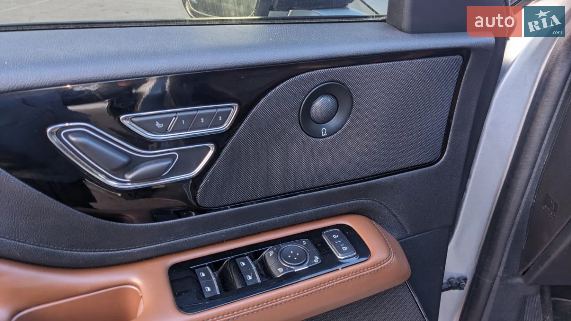 2021 Lincoln Aviator - мініатюра 15