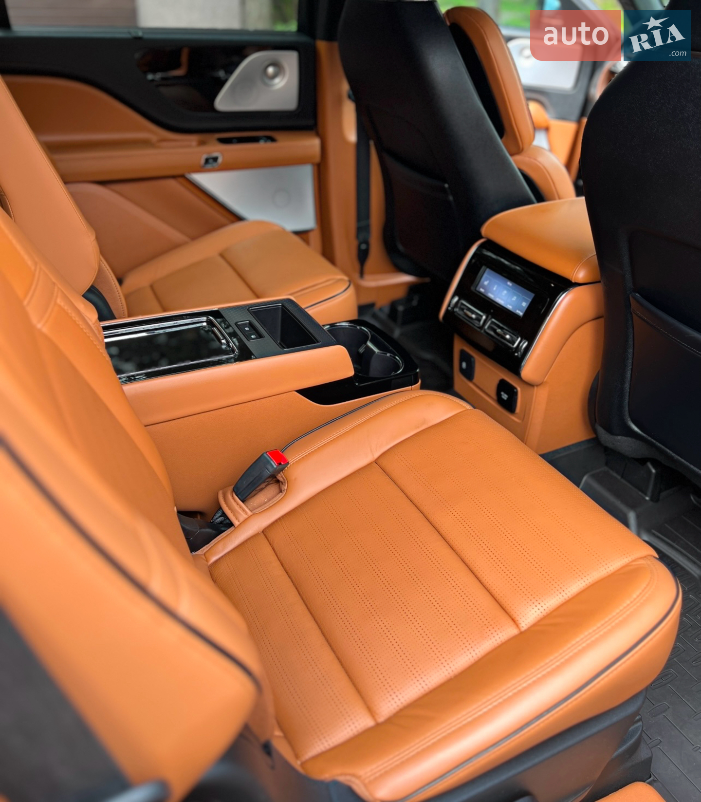 2021 Lincoln Aviator - мініатюра 13