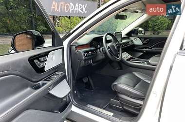 Позашляховик / Кросовер Lincoln Aviator 2022 в 