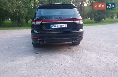 Позашляховик / Кросовер Lincoln Aviator 2023 в 