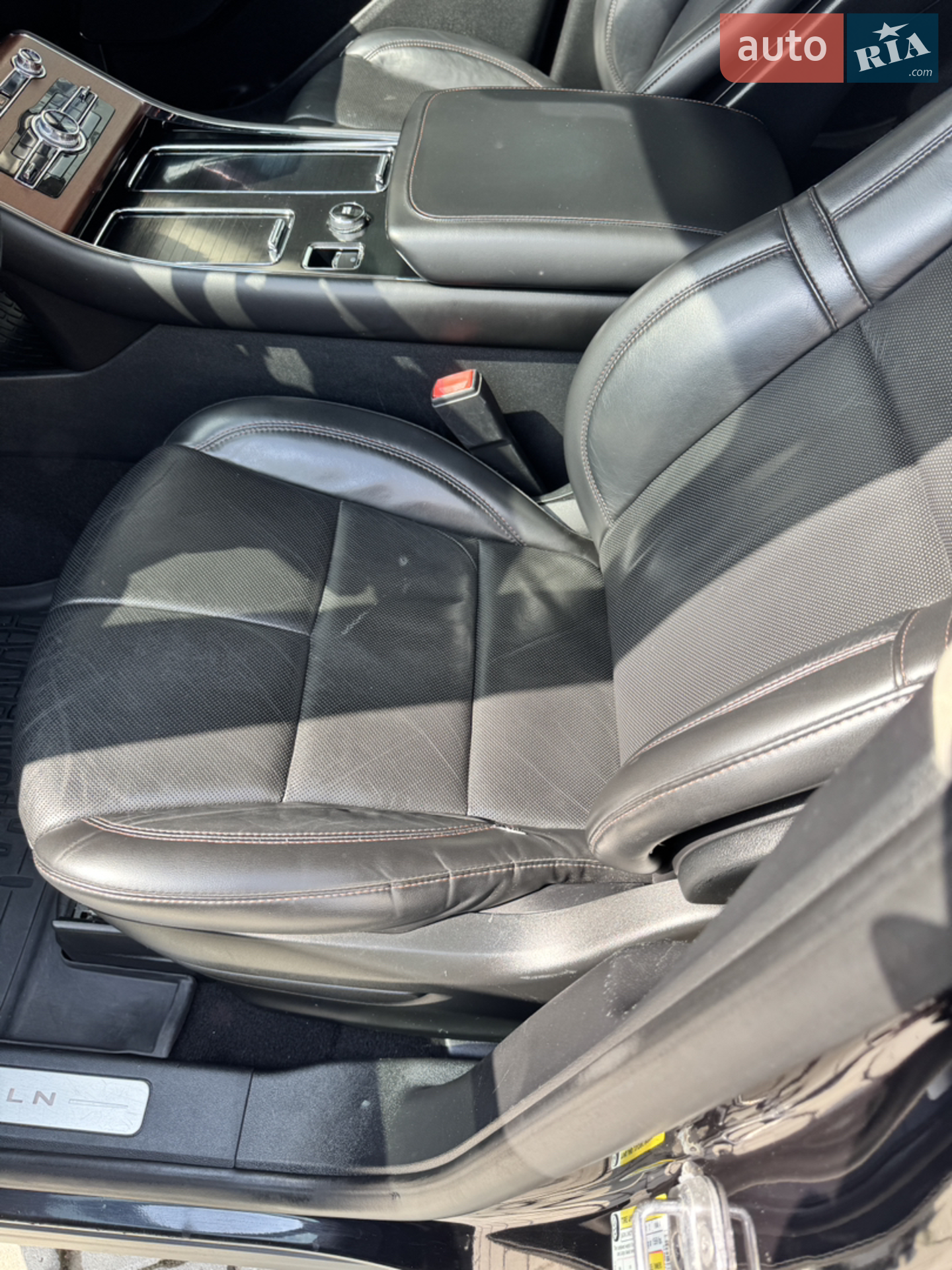 2020 Lincoln Aviator - мініатюра 16