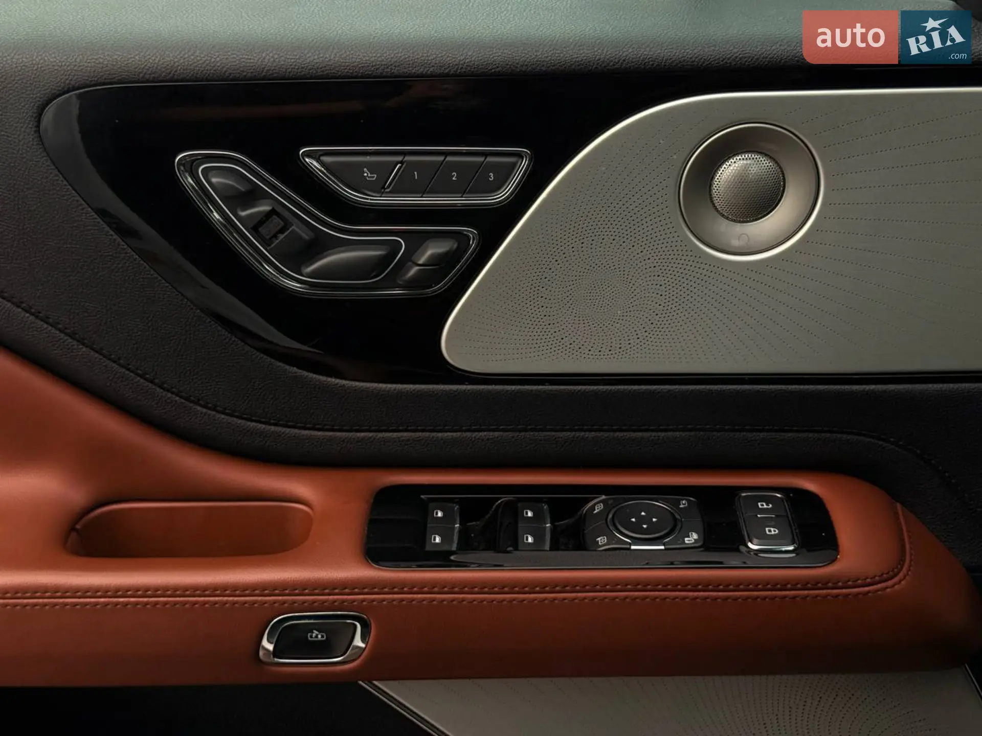2021 Lincoln Aviator - мініатюра 46