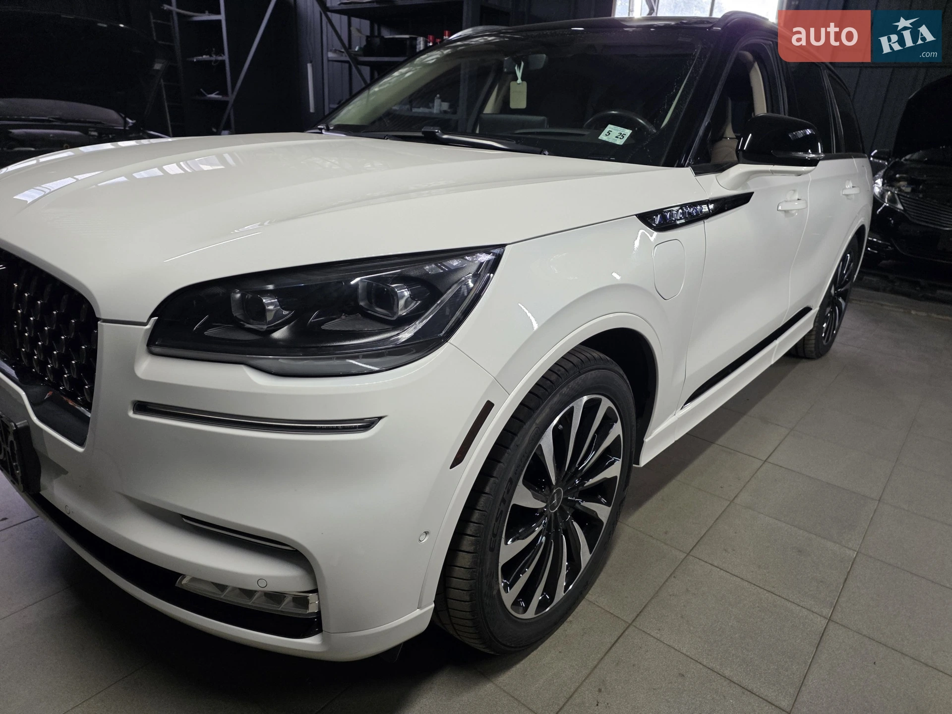 2020 Lincoln Aviator - мініатюра 16