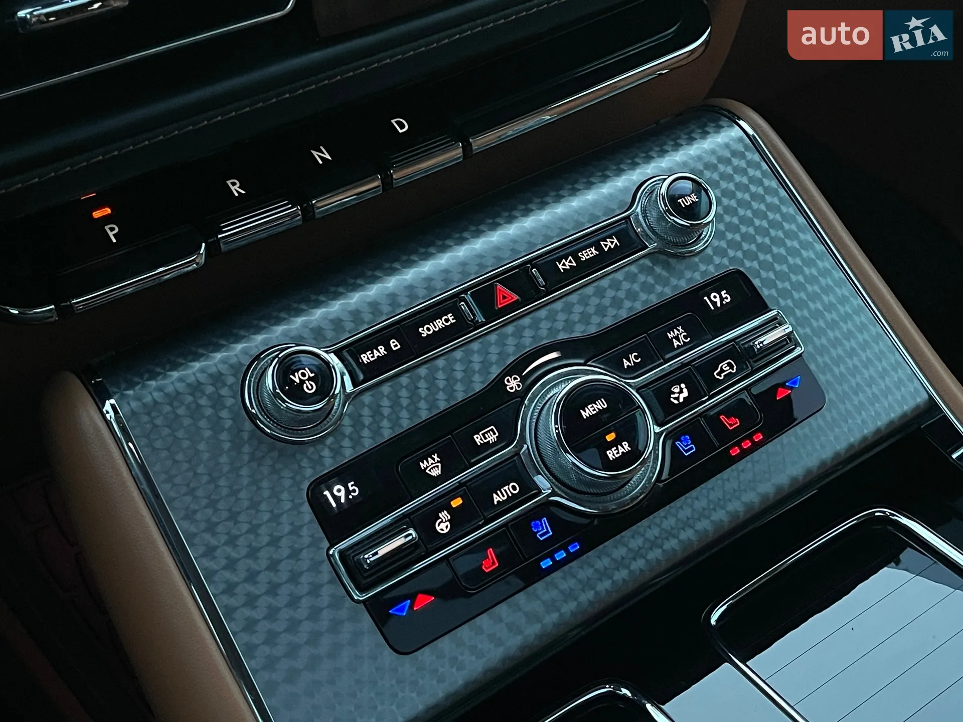 2020 Lincoln Aviator - мініатюра 27