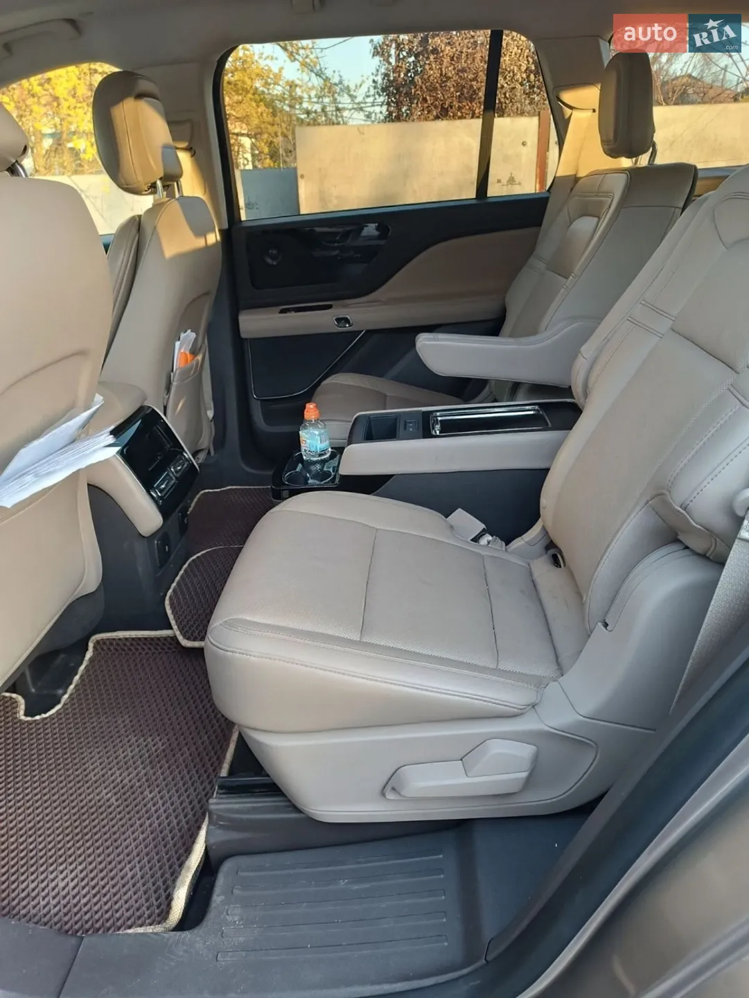 2019 Lincoln Aviator - мініатюра 2