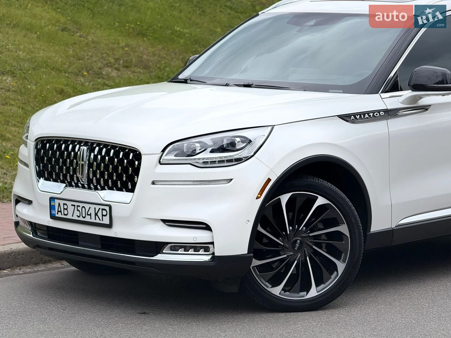 2022 Lincoln Aviator - мініатюра 2