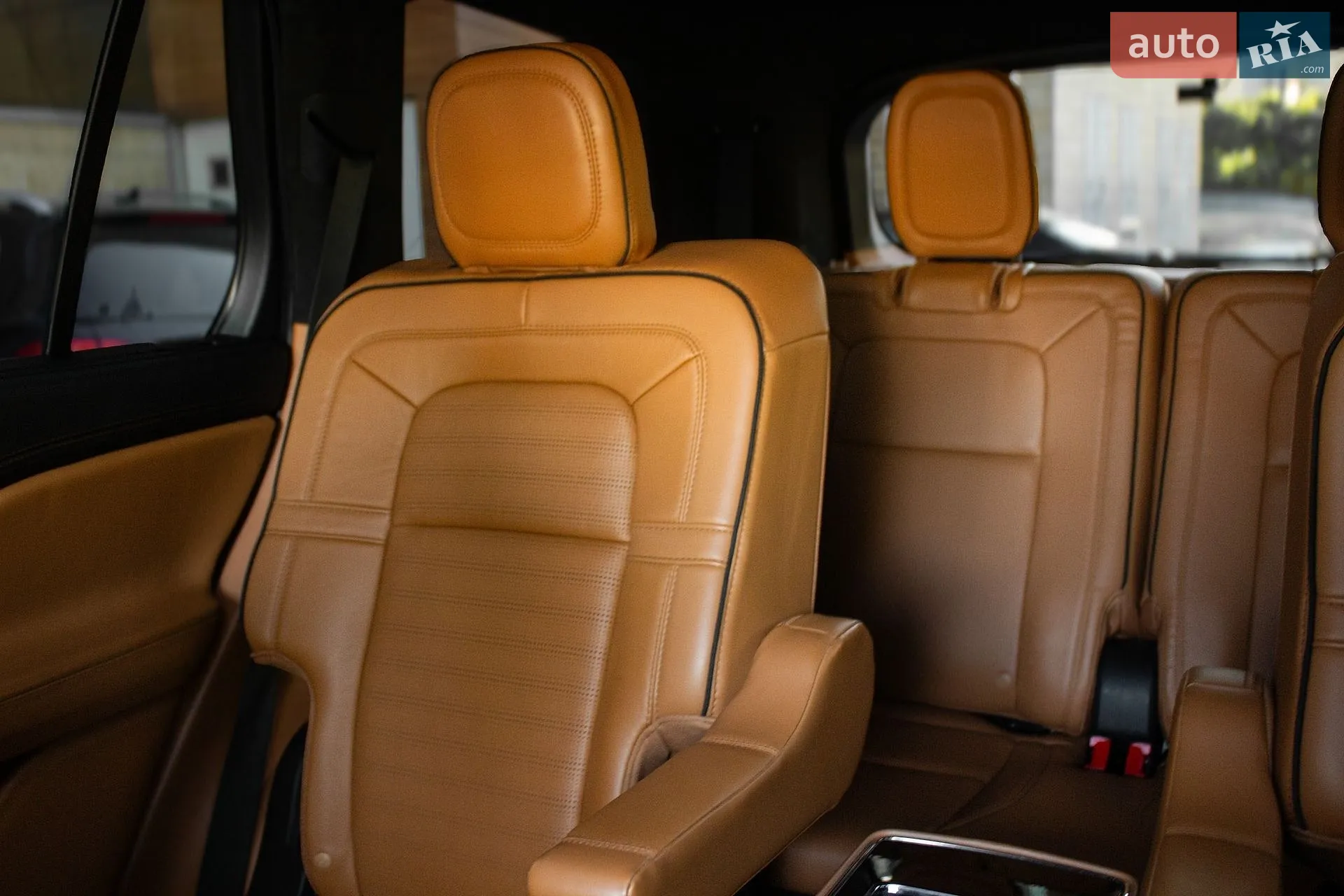 2020 Lincoln Aviator - мініатюра 12