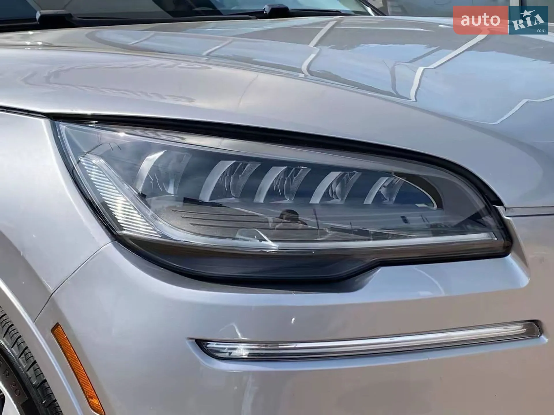 2019 Lincoln Aviator - мініатюра 4