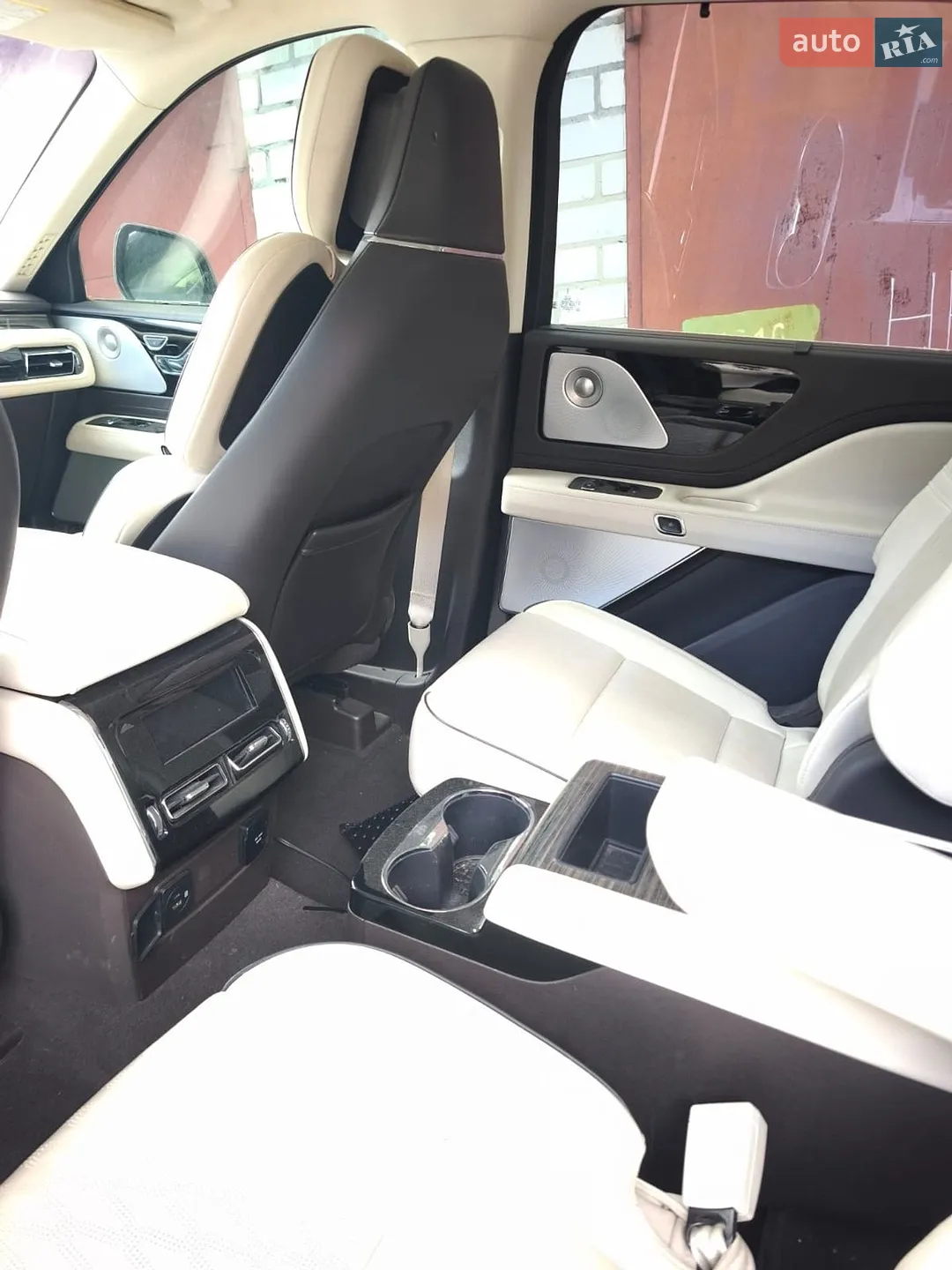 2020 Lincoln Aviator - мініатюра 12